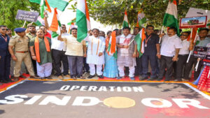 तिरंगा यात्रा में शमिल हुए सीएम साय, ‘ऑपरेशन सिंदूर’ में भारतीय सेना के शौर्य को किया नमन